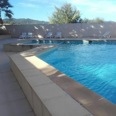 Camping Mobile-home Confort 800m De La *